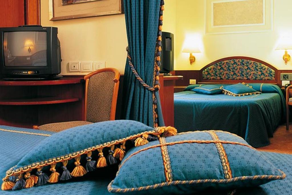 Duca D'Aosta Hotel Room photo